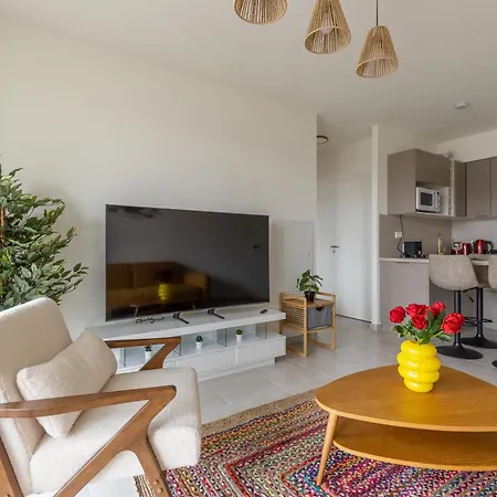 Le 72 Contemporain - Les Arenes *